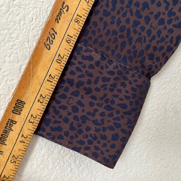 Chico's Size 14 Women Brown Cheetah Print Button Up Shirt Office Career Work - Picture 4 of 7